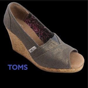 Azar Metallic Wedge Size 7.5